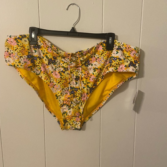Time and Tru Other - NWT Time and Tru woman’s plus 2x (20w-22w) floral mid rise bikini bottoms